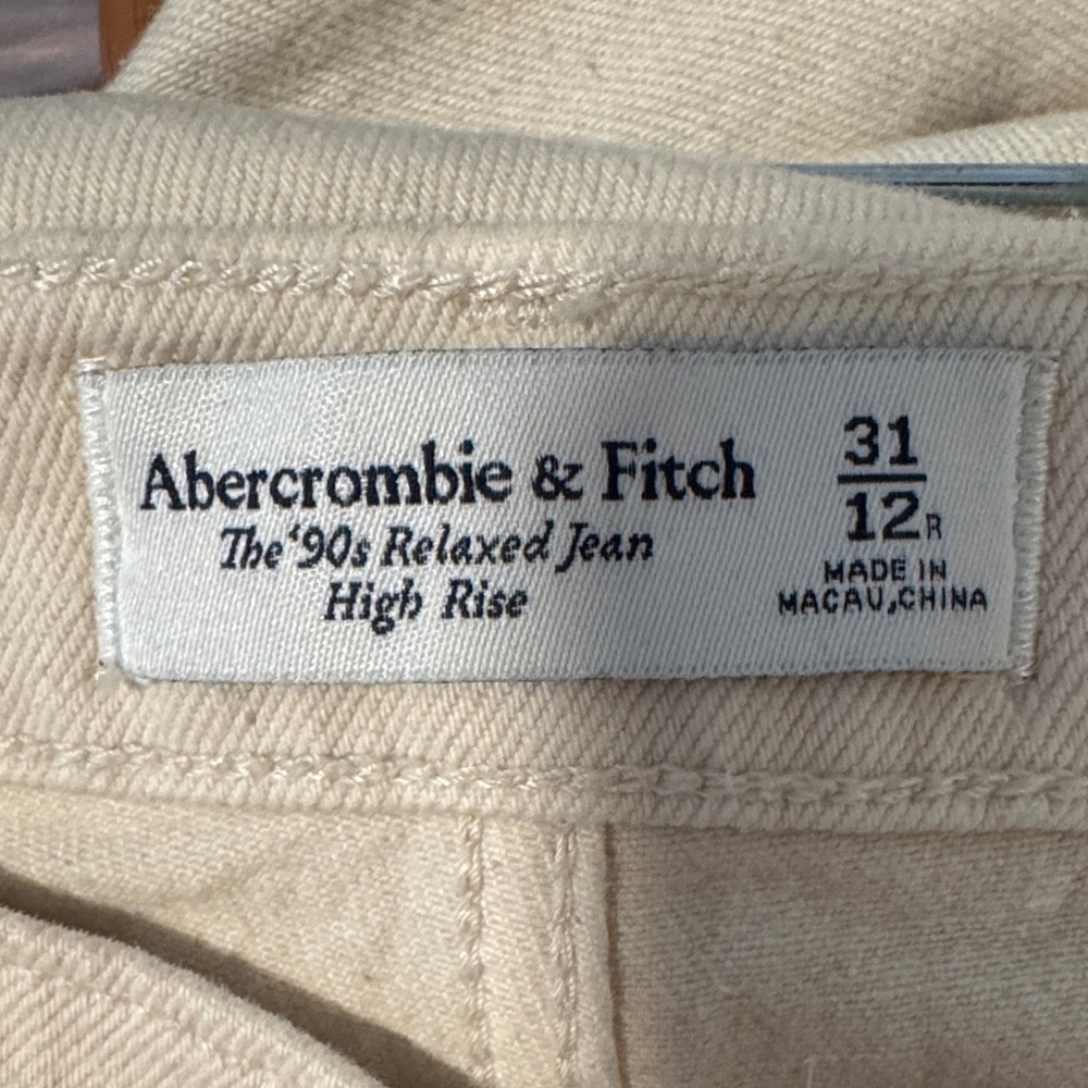 Nearly-New Cream Abercrombie 90s Relaxed High Rise 31 / 12 - Picture 8 of 8
